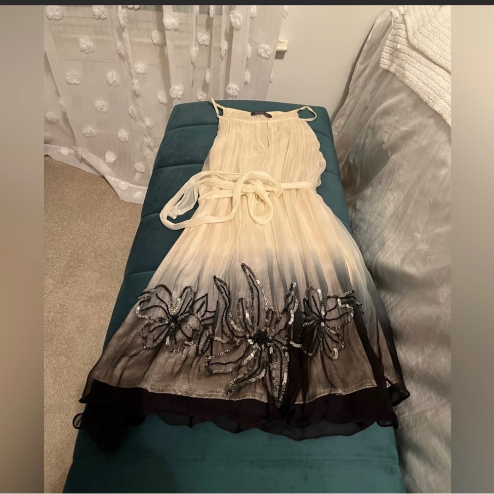 Chiffon Gracia Cream Dress with Charcoal color umbria & appliqués. Size M.